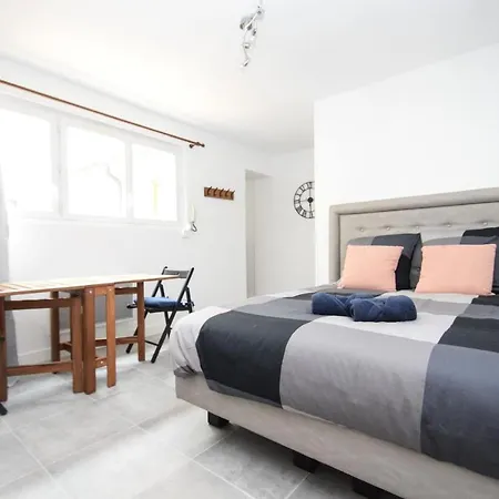 TOP studio refait à neuf aux porte de Paris proche RERMétro Vincennes Extérieur photo